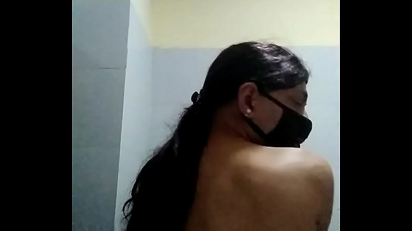 Amorous guest and generously endowed tranny croon over shared cocktail, leading to a wild night at the hotel.